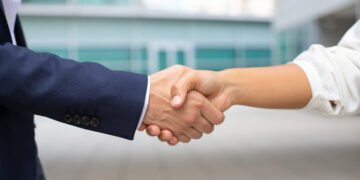 كيفية التواصل كرائد أعمال اجتماعي بشكل أصيل