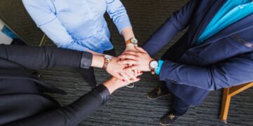 انواع الشراكات المجتمعية وأساليب تعزيزها