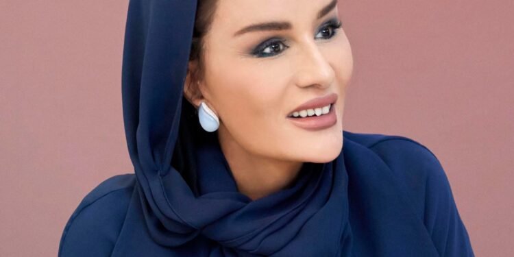 Moza bint Nasser al-Missned(موزا بنت ناصر)